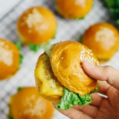 Artisan-Burger-Trupastry-1