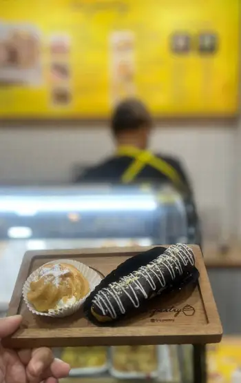 Egg tart buttery dan eclair coklat lumer dari Trupastry, camilan terbaik untuk mood booster